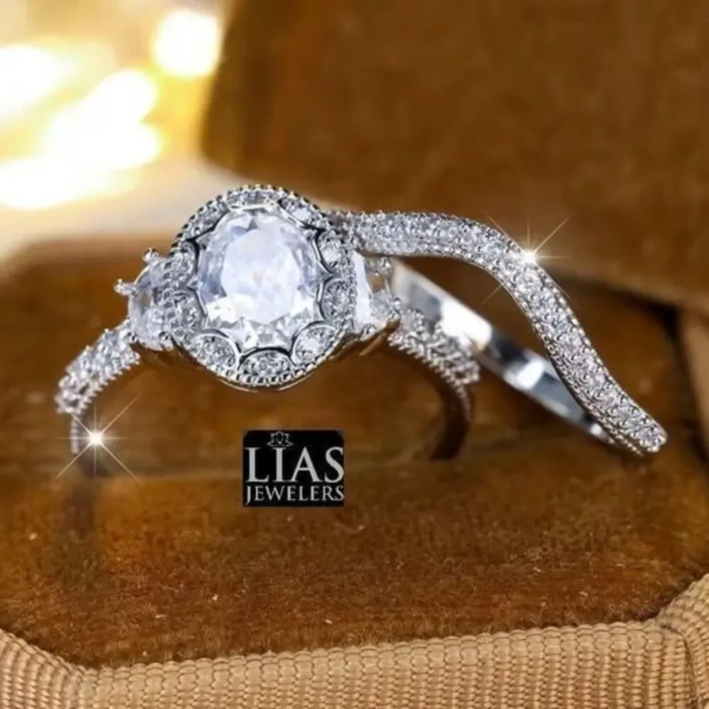 New 18k white gold wedding ring set